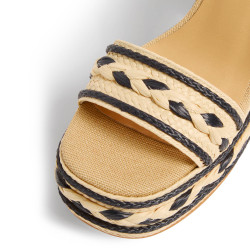 Sandalias Flas en rafia, cierre lateral de pulsera con hebilla metálica.