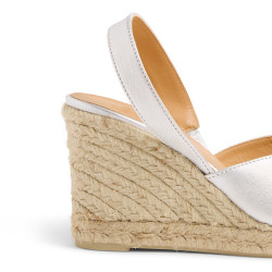 Sandalias Brisa en piel metalizada.