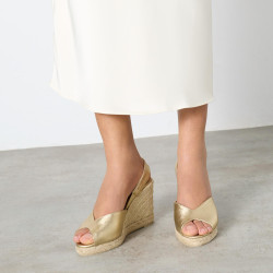 Sandalias Brisa en piel metalizada.