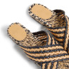 Sandalias planas Pat con su diseño bicolor en rafia natural.