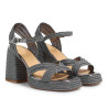 Sandalias Valle en acabados trenzados y metalizados.