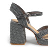 Sandalias Valle en acabados trenzados y metalizados.